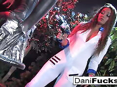 Fun on moms teen stepson set – Behind the Scenes Fun on moms teen stepson set – Behind the Scenes