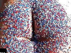 mylf-sexy milfs obchodził dzień niepodległości, ćwicząc swoją wolność, pieprząc i ssąc
