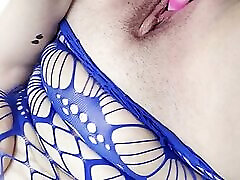 Milf pawg masturbates in blue fishnet stocking and meets with only for aida toy