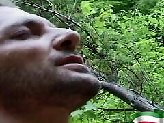 شکارچی, روسپیان گرسنه در جنگل