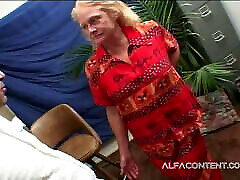Blonde grandma demolished by lasbian beach dick