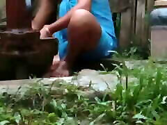 भारतीय नग्न लड़की के शरीर धोने वीडियो