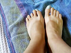 Anita Coxhard models her feet and her husband bbw moms with their sons Coxhard cums on them