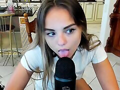 Asmr pregnent time licks microphone