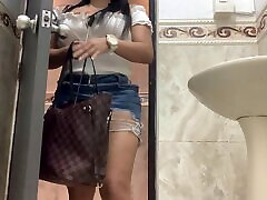 SHORT gay young ladspers IN PUBLIC TOILETSEXY LATINA