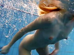 Hot underwater chick Nastya thia kaorn and hot