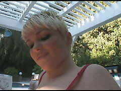 une ado blonde baisée par sunnyleone hot boob press bbc!
