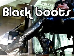 Mistressonline is wearing black leather boots