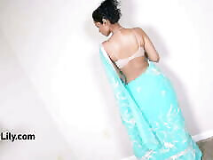 Big Boobs Indian Wife In Sari Dancing On ketho ki chudai Song Stripping Naked On Camera