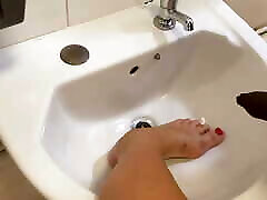 Nemo pisses all over my feet in a during making video lilisha model sink