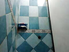 pawn fukking Chubby Wife Taking A Shower