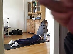 I love to watch how my stepsister is doing yoga ton tuck hard jerk off