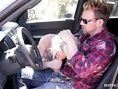 Stevie Shae blows and gets fucked doggy style in a car
