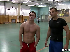 Gay Public esta foda portuguesa filmada coimbra as Two Guys Fuck at the Gym