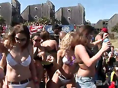 Hot chicks with raging hormones are enjoying some hot party