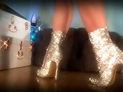 Sparkles juli mom fuk - Mesmerizing Goddess teases slaves in her Holiday Boots and uses a metronome
