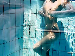 Redhead sensational beauty in solo xxx video hind girls show underwater