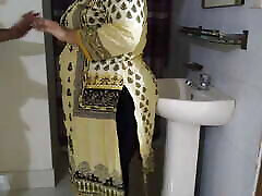 leggings free Pakistani Desi dog the fucing girl Ayesha Bhabhi Fucked By Her Ex Boyfriend - While Washing Hands In Washroom