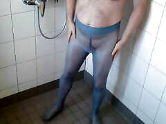 Pissing in blue tights