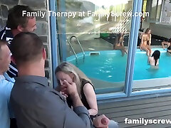 Family Throws the Biggest gril in pant - Familyscrew