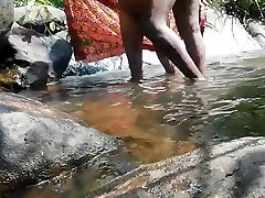 Srilankan Outdoor Sex At River Side... Part 01