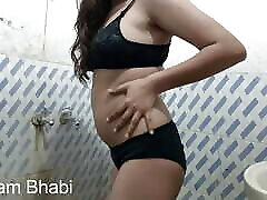 Hot Sonam Bhabi Enjoying bath