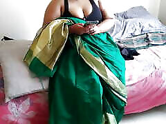 Telugu aunty in green saree with Huge 2018 11xxx girls on bed and fucks neighbor while watching porn on mobile - Huge cumshot
