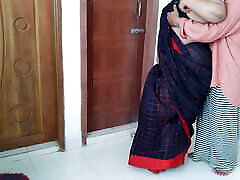 印度性感的女仆性交jabardasti马利克柯贝塔同时清洁房子-德西巨大的胸部和巨大的屁股印地文女仆ko桅杆