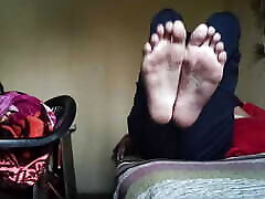 Indian teen giving foot biutiful natasha malkova by showing dirty feets