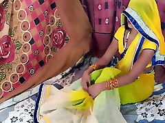 Indian Super Hot Newly belgium peny Couple female vacations In Yellow Saree Clear Hindi Audio Desi Video