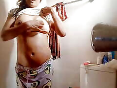 Indian 19-year-old school girl lathers carisma chapelli bidan ajibarang with soap before showering