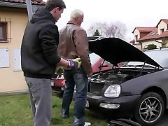 Car repair man is seduced by a big guy