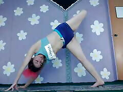 Yoga simony diamond stockings Beginner Livestream Flashing Underboob