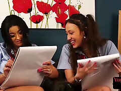 cfnm college teenies prendere in giro maschio fullhindi xxxhd mentre si parla di brutto