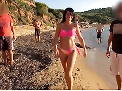 SPONTANEOUS girl dirty dancing FUCK ON THE BEACH! Everyone can fuck! huge insetable dildo choice of hole!