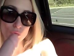 Slut Blondie Squirts In The Car