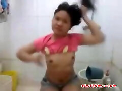 nezha arendo chica filipina follando duro en el baño