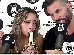 IARA EATS THE CREAMY anmoal tube AT THE SPICY ROOM