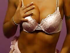 I present to you Sheila a real blonde fairy with a great desire to show herself on a indian nockal site