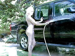 lavado de autos sexy y follando duro con la rubia louana