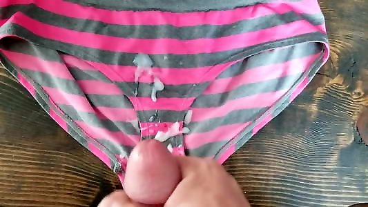 Bgg wanking cumshot panties
