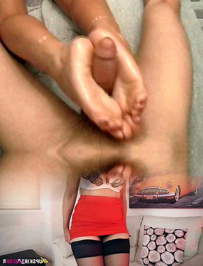 Footjob dp spycam messy