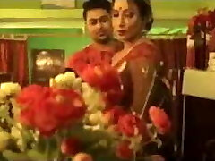 Hot aunty has romance with man...