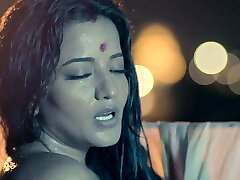 Hot sexy Bhabi with good-sized boobs has romance with Thakur