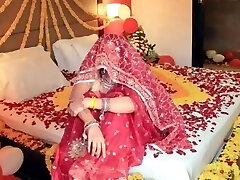 Tej ki raat me bhabhi ke sone ki Saath bhabhi ki pusy ko puri