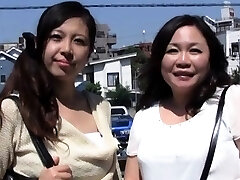 Mature japanese honey goes naked and gets floppy tits toyed