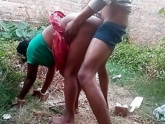 Indian desi real romp in outdoor forest Desi hot bhabhi gets fucked by her boyfriend