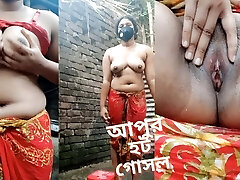 My step-sister make her bath video. Beautiful Bangladeshi dame big boobs mature shower with full naked