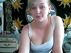 Teen masturbates for her boyfriend