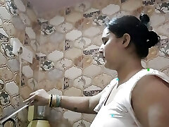 desi-puja-bhabhi-ji
